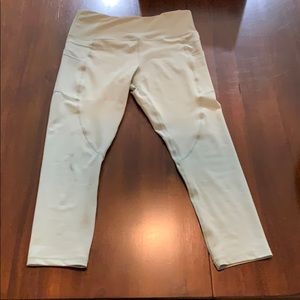 Zyia mint Capri leggings